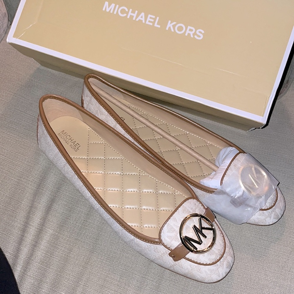 New with Box Michael Kors Lillie Moccasin Size 9